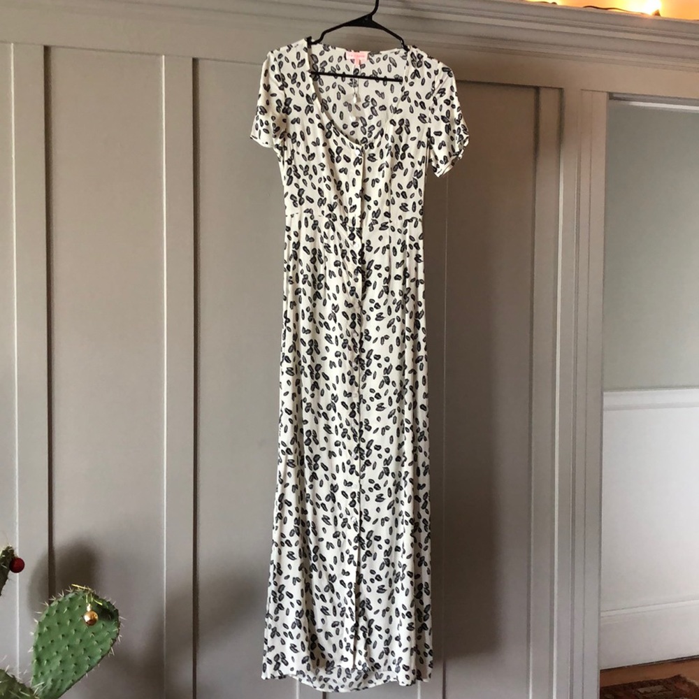 Maxi dress with cutout back